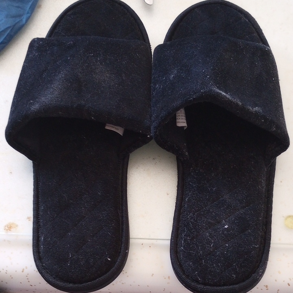 Secret Treasures Black Plush Slide Slippers